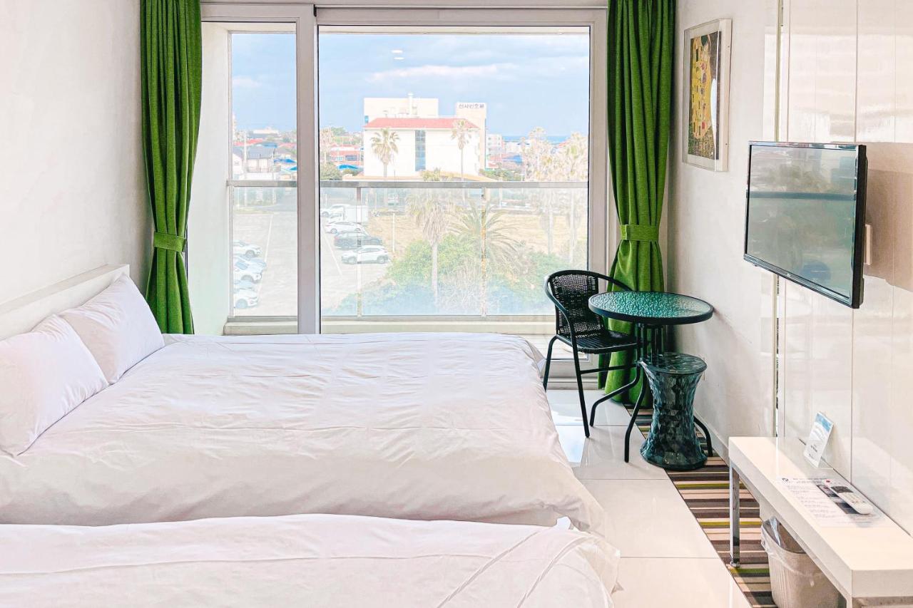 Hamdeok Beach Stay Чечжу Екстер'єр фото